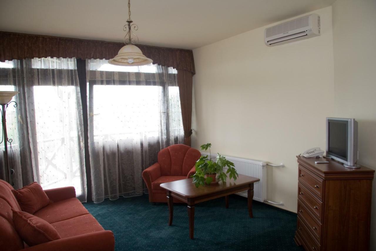 Hotel Fortuna Dávod 客房 照片