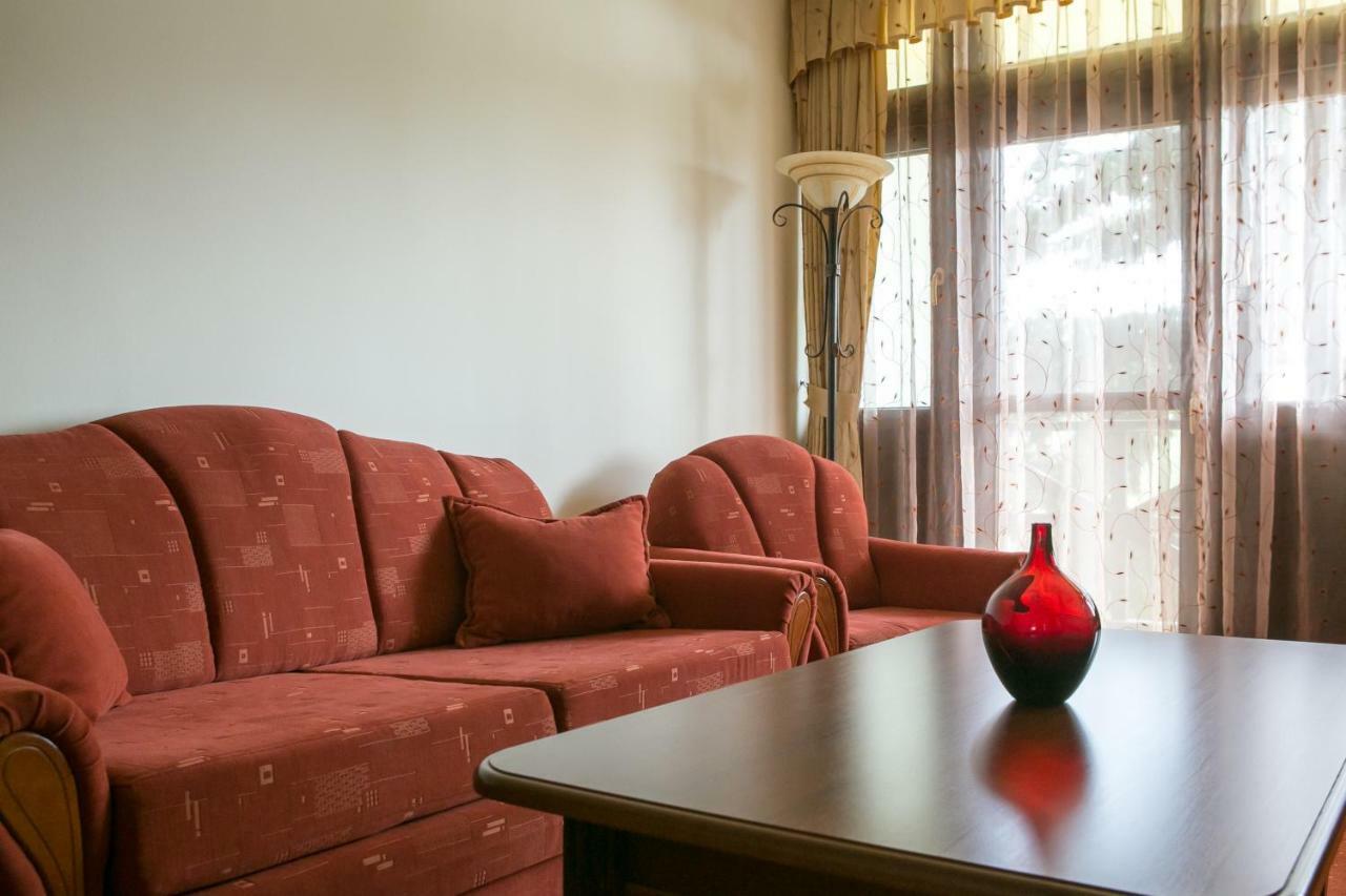 Hotel Fortuna Dávod 外观 照片